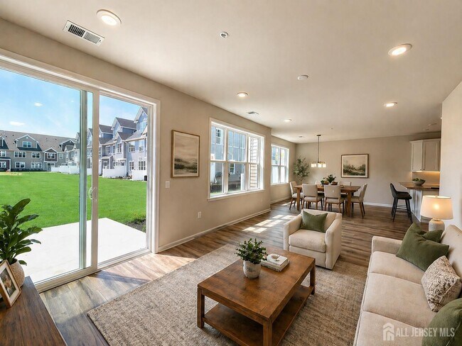 Photo - 905 Greenland Square