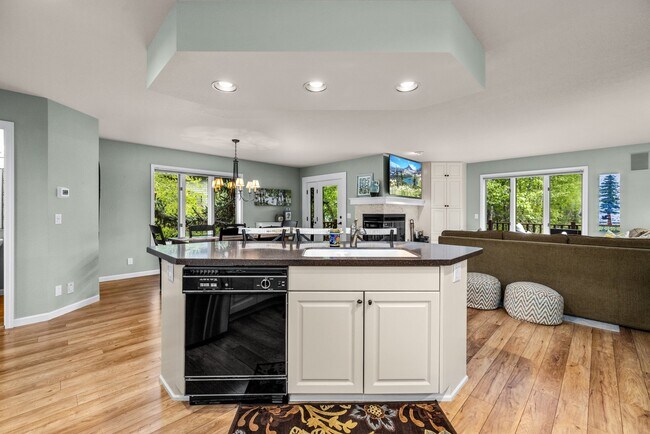 1750 E Lakeshore Dr Unit 151
