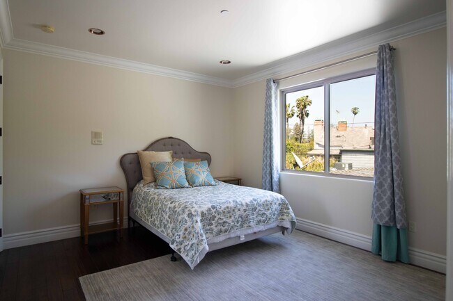 Photo - 14339 Valley Vista Blvd