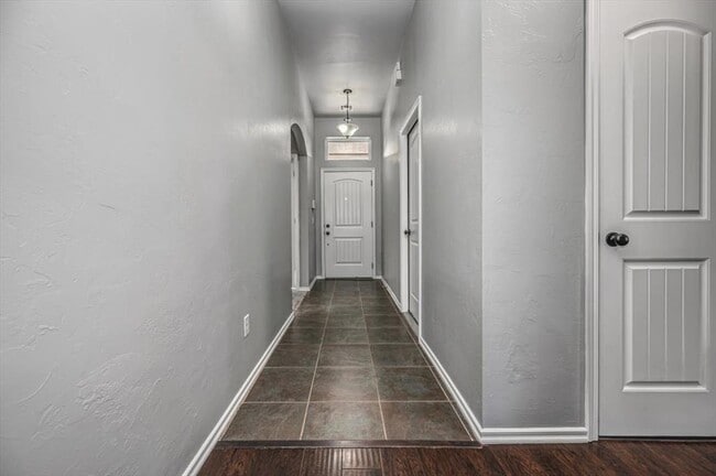 Photo - 18208 Scarborough Dr