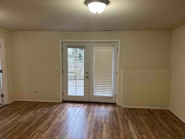 Photo - 200 202nd St SE