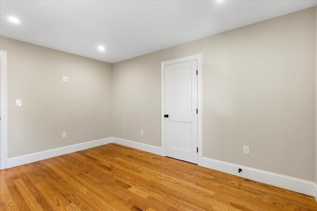 Photo - 31 Woodale Ave Unit 3
