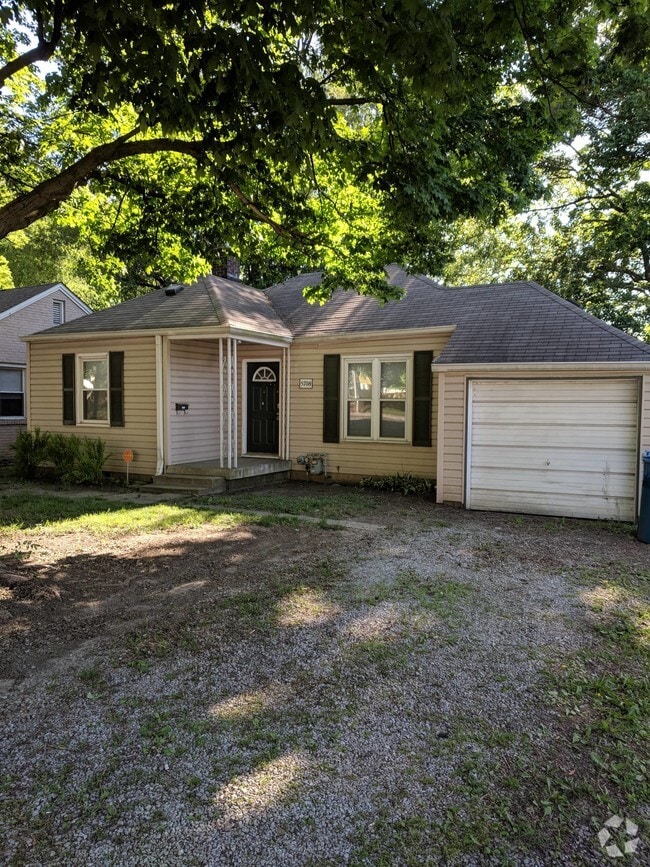Building Photo - 5708 N Keystone Ave Rental