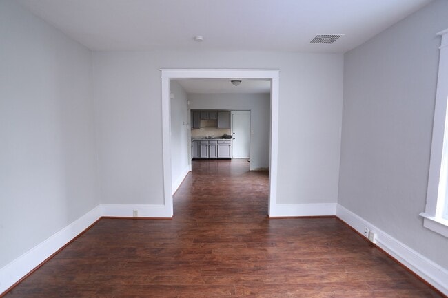 Photo - 402 N 8th St