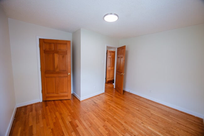 Photo - 120 Brooks St