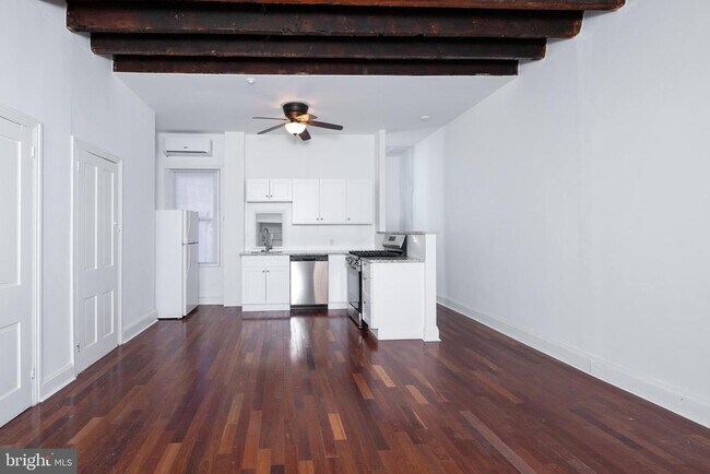 Photo - 633 N 3rd St