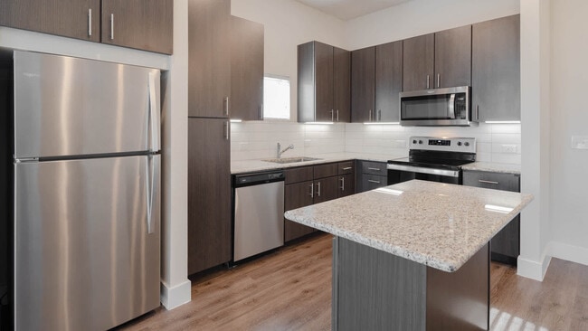 Cocina con electrodomésticos de acero inoxidable - St. Johns West