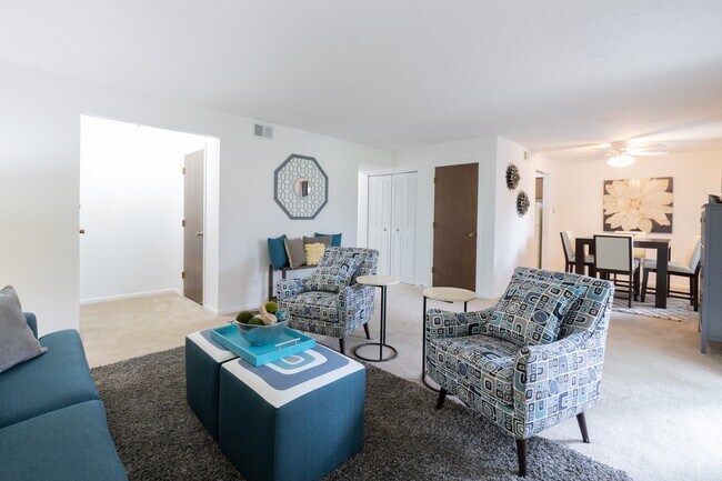 2 Bedroom Living Room Floorplan at Univeristy Park Apartments