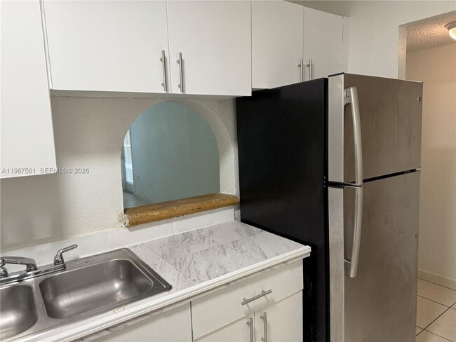 Photo - 5755 W 20th Ave Unidad 201