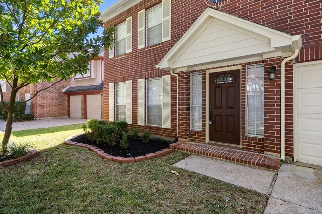 Photo - 4707 Leicester Way