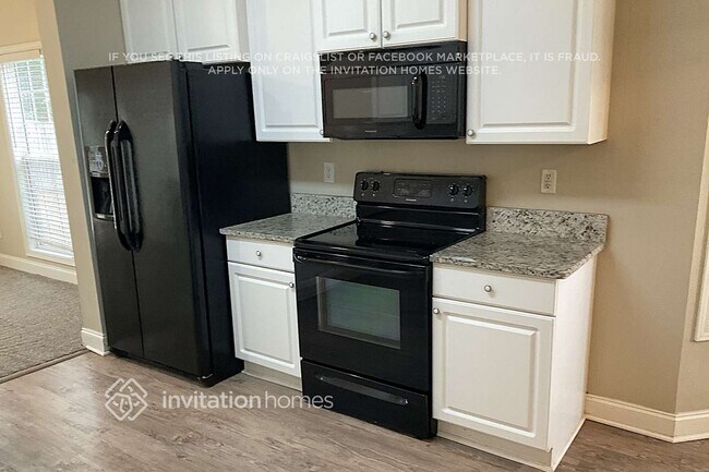 Photo - 479 Blue Creek Ln SW