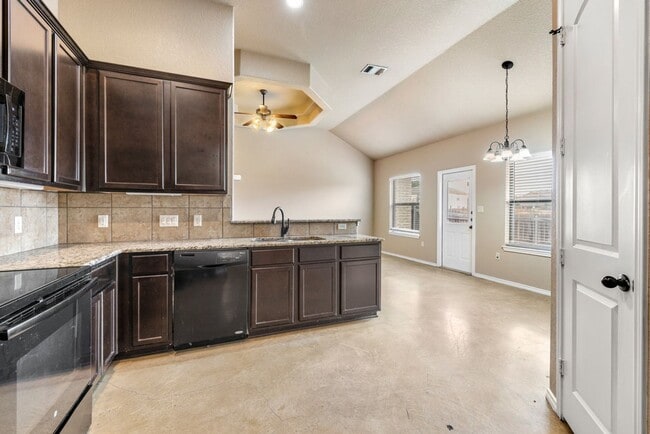Photo - 3 BEDROOM DUPLEX LOCATED IN NEW BRAUNFELS, TEXAS!