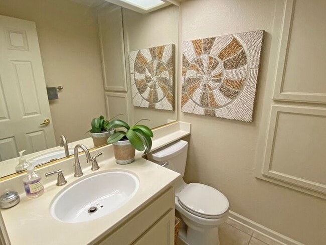 Photo - 478 Mill River Ln