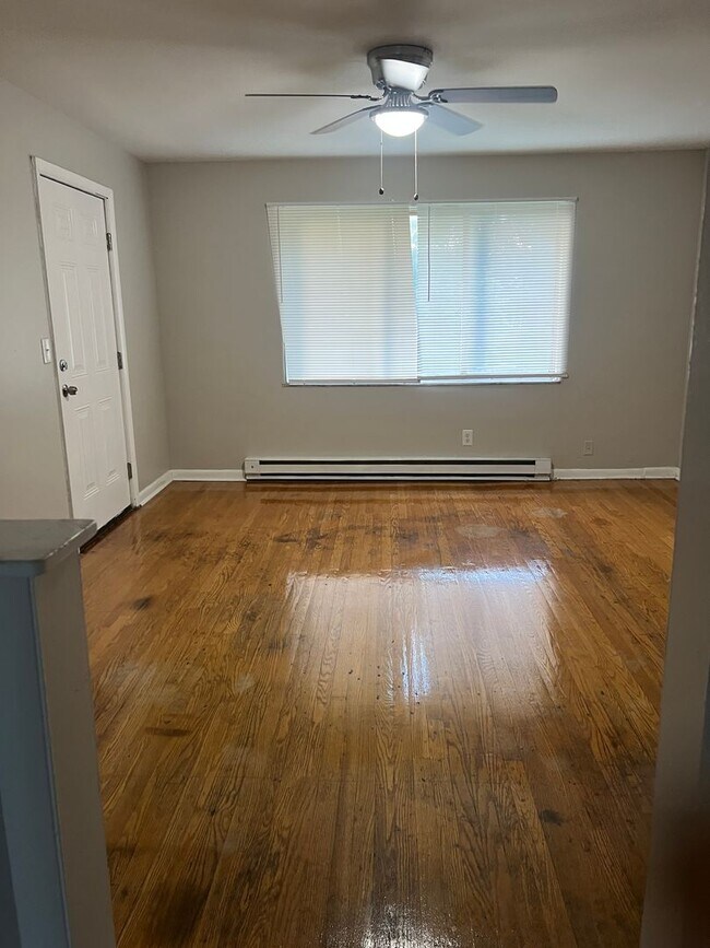Photo - 6111 Laurel Hall Dr Unidad 6111 Laurel Hall #3