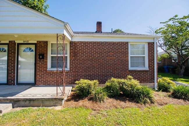 Photo - Charming 2-Bedroom Duplex in Rosewood – Available July 2026!