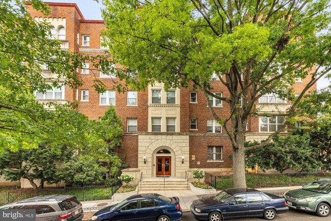 Building Photo - 1615 Kenyon St NW Unit 20