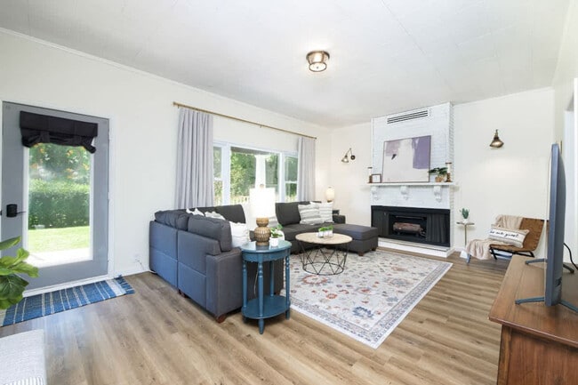 729 E State St Unit SI ID1496030P