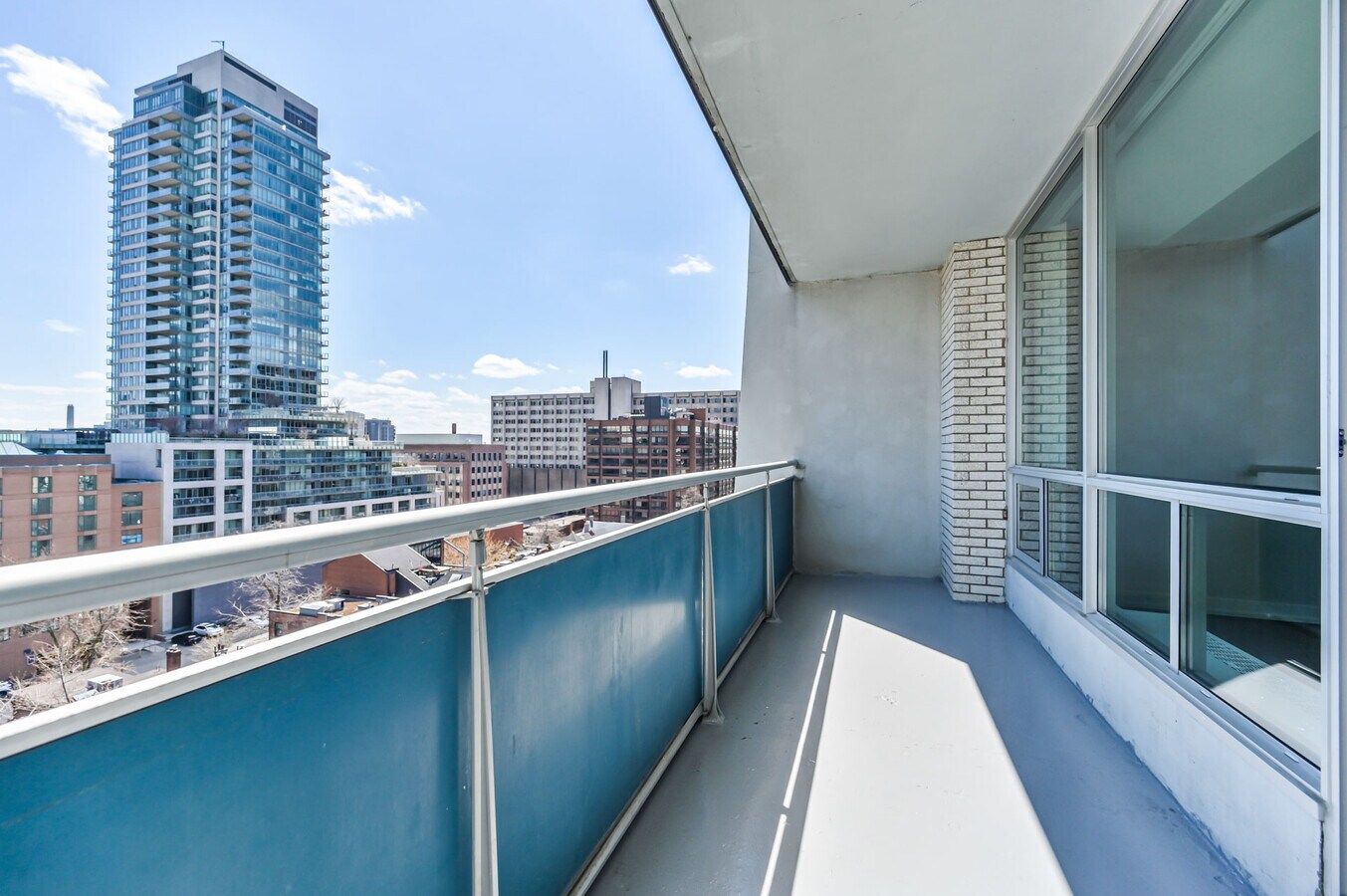 Photo - Prince Arthur Unit 00309