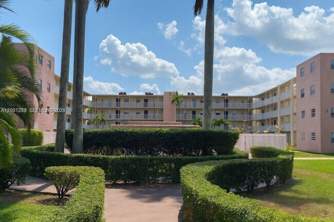 Photo - 2800 NW 56th Ave Unit E403