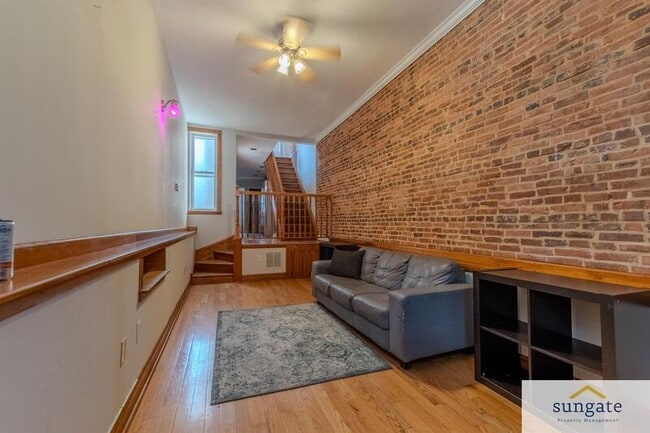 Photo - 2321 Essex St