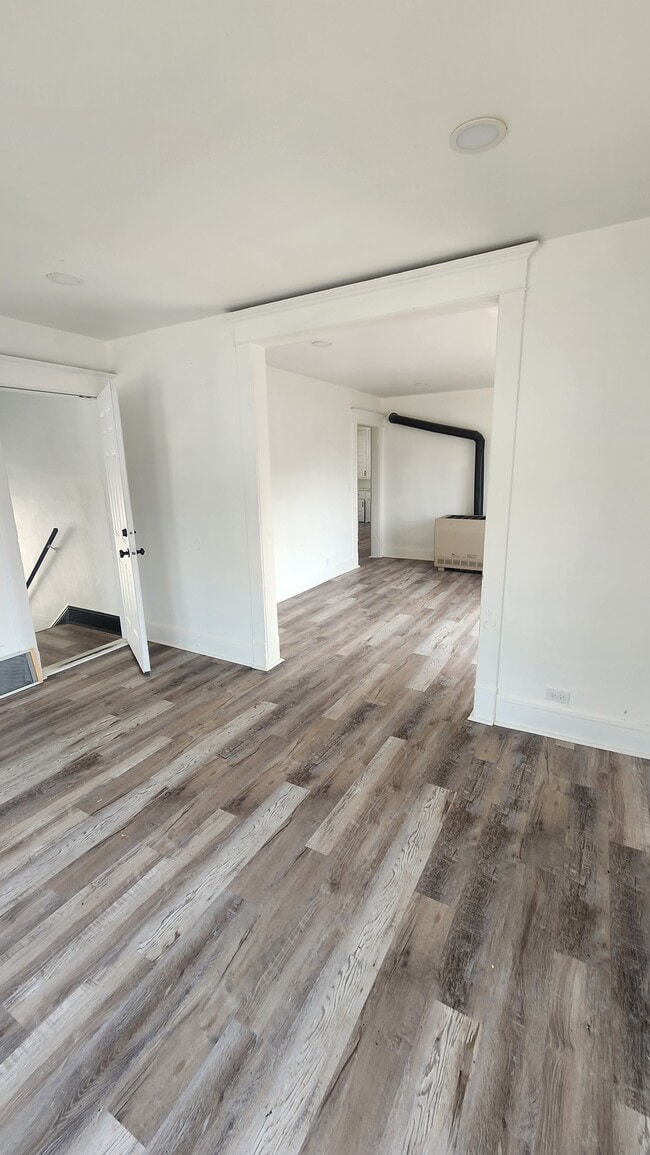 Photo - 121 Maple Ave