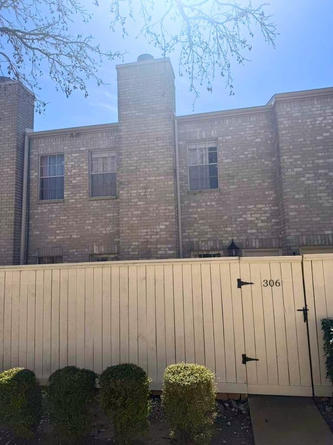 Photo - 3780 Tanglewilde St Unit 306