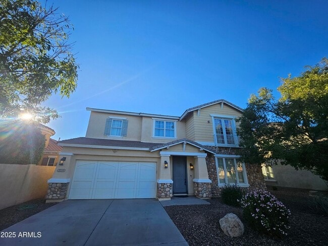 Building Photo - 3216 S Cottonwood Dr