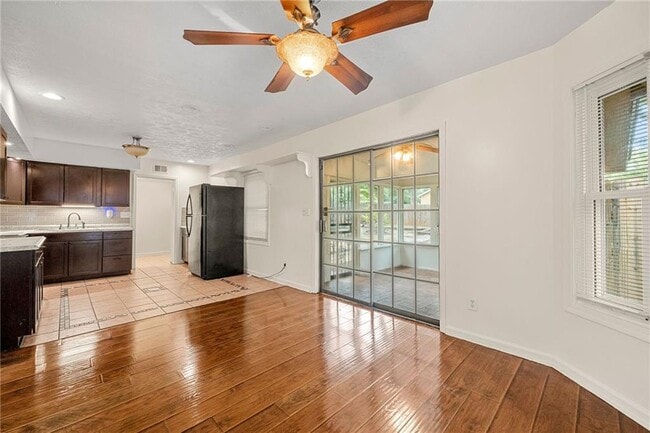 Photo - 6400 Oak Chase Ln