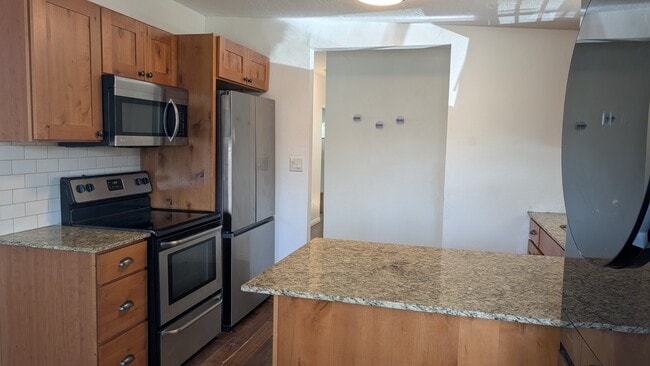 Photo - 711 W 1400 S