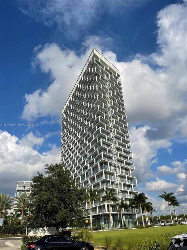 Building Photo - 2000 Metropica Wy Unit 605 Rental