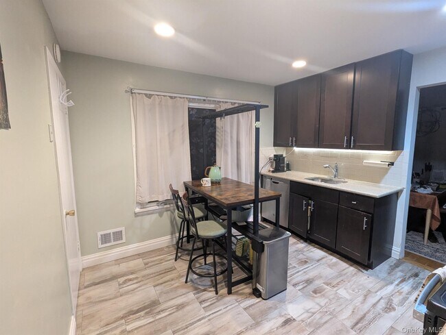 Photo - 14-12 Waters Edge Dr