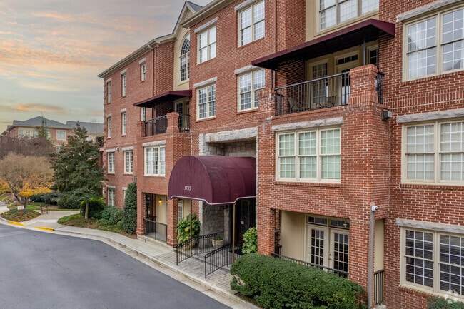 Entrada - Brookwood Place On Peachtree