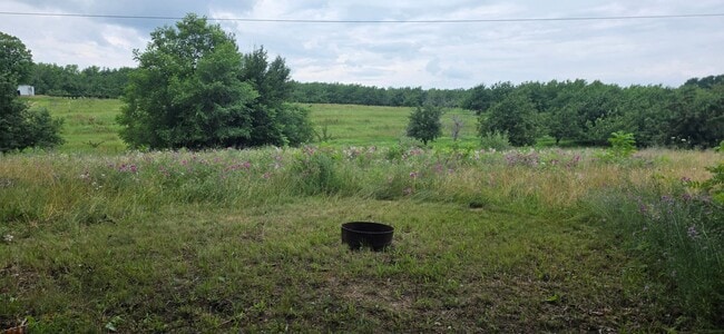 Photo - 13497 Center Rd