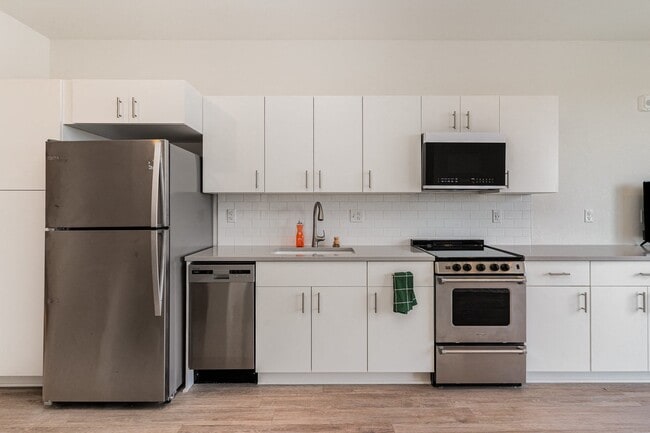 Lansing City View Apartments