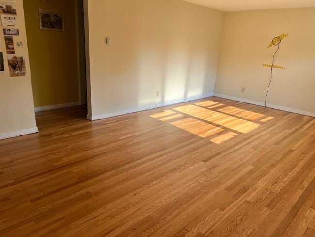 Photo - 544 Warren Rd Unit 3