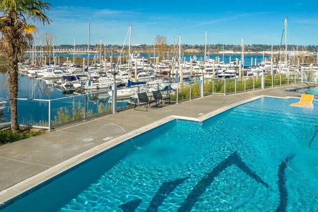 Yacht Harbor Club