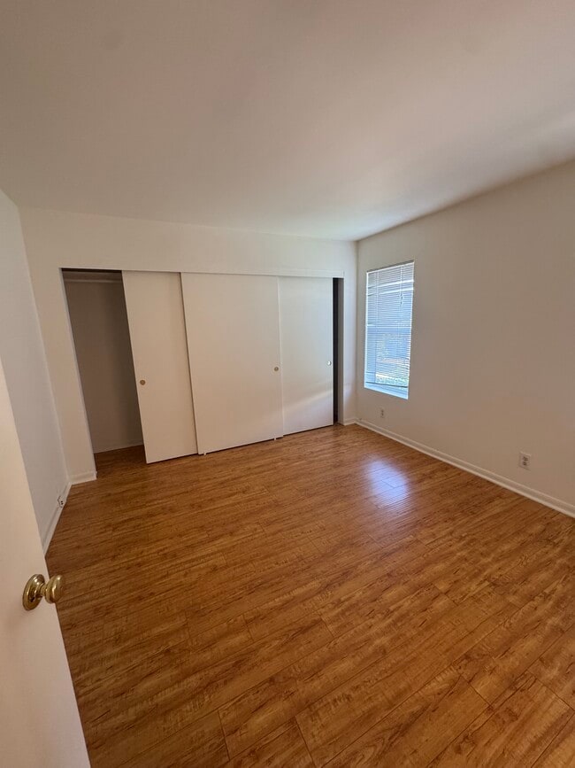 Photo - 14435 Riverside Dr Unit Pink Palace