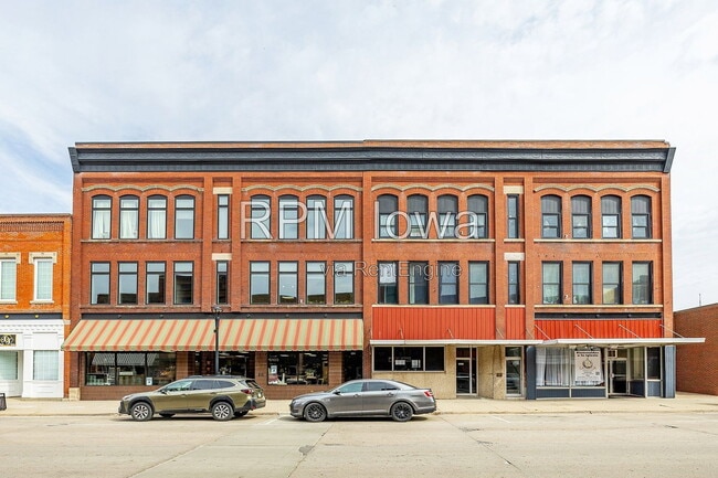 Building Photo - 1214 2nd St Unit 2