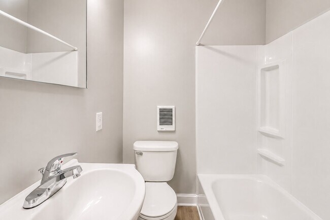 2100 W Tioga St Unit 304 202 310