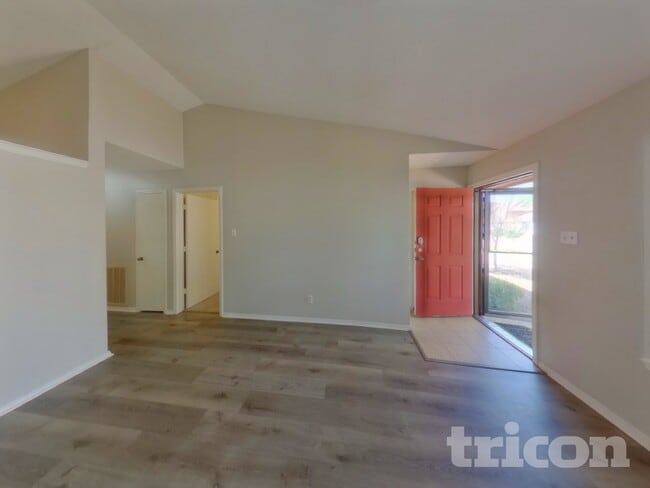 Photo - 4652 Baytree Dr