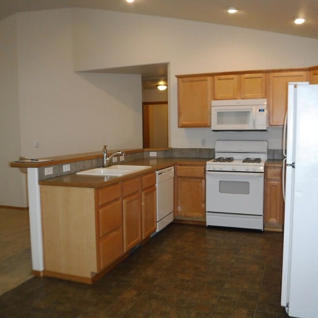 Photo - Single Level 3 Bed/2 Bath Home in SE Bend - Conifer Ave