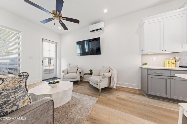 Photo - 206 Steiner Oaks