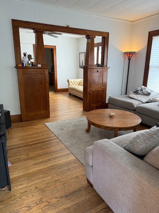 Main floor living room - 670 S Governor St Unit House 6 bedrooms