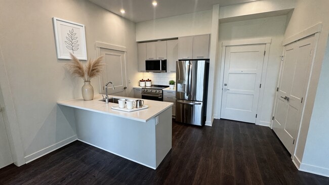 Photo - 5382-200 200 St