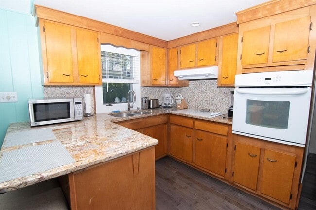 Photo - 15 Treasure Rd