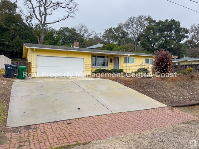 Building Photo - AVAILABLE NOW - Nice Home in Atascadero - ...