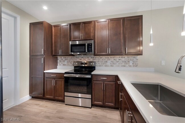 Photo - 7549 Carnegie Way