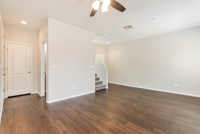 Photo - 698 Calamus Palm Pl