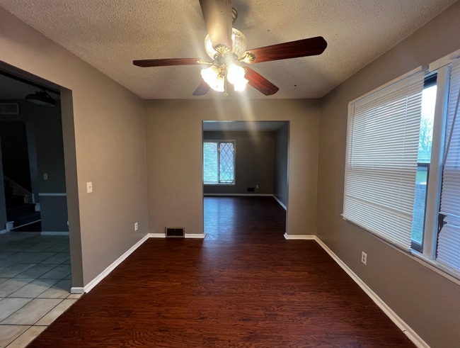 Photo - 7725 Tessman Dr