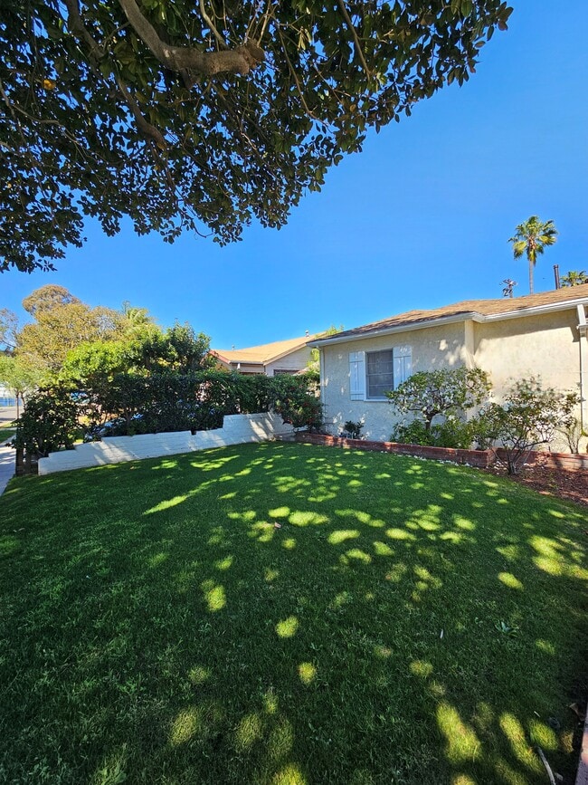 Photo - 3942 Redwood Ave